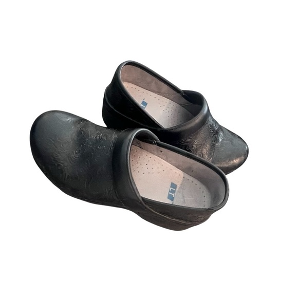 Dansko Black Embossed Leather Clogs Size 7 or 37 - Picture 7 of 7